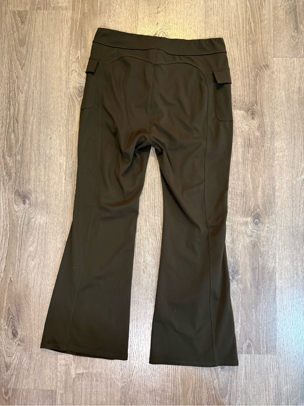 Halara High Waisted Side Flap Pocket Flare Casual
Cargo Pants - Picture 4 of 9